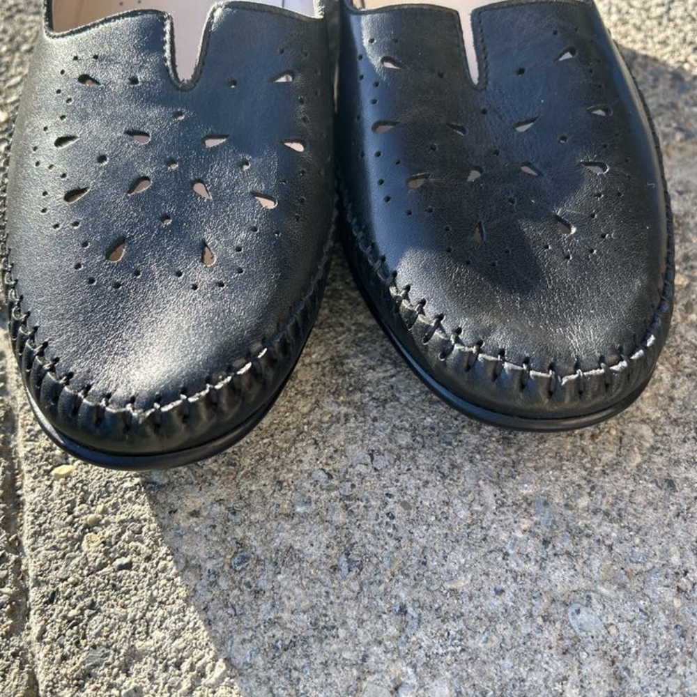 SAS Heels - Picture 3 of 5